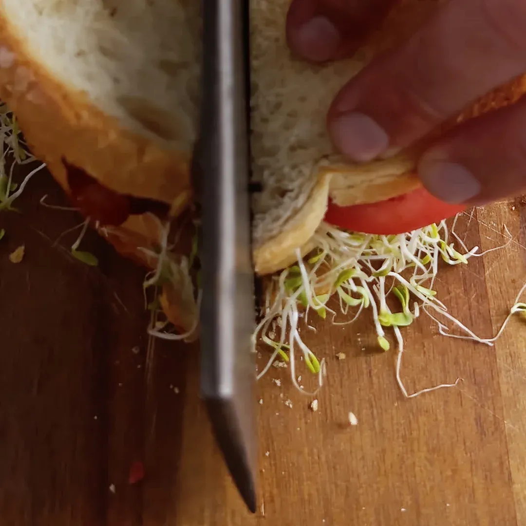 BLT Sandwich — steg 7