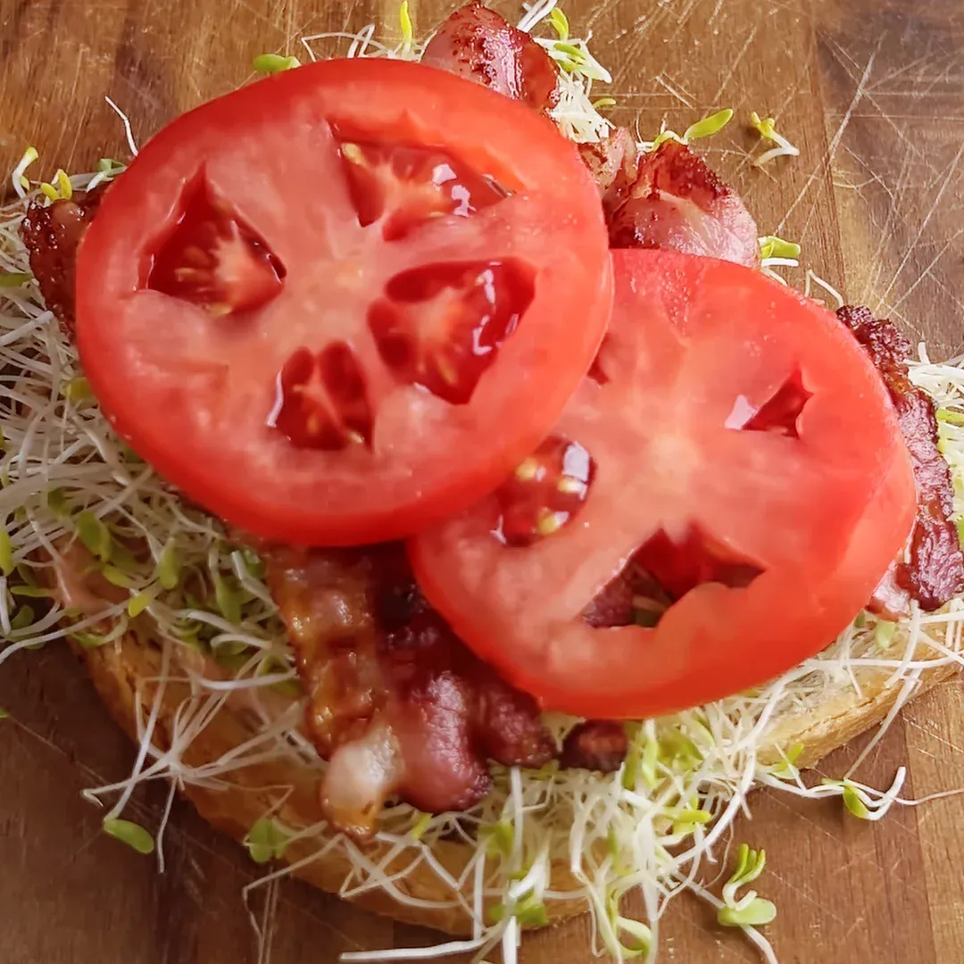 BLT Sandwich — steg 6