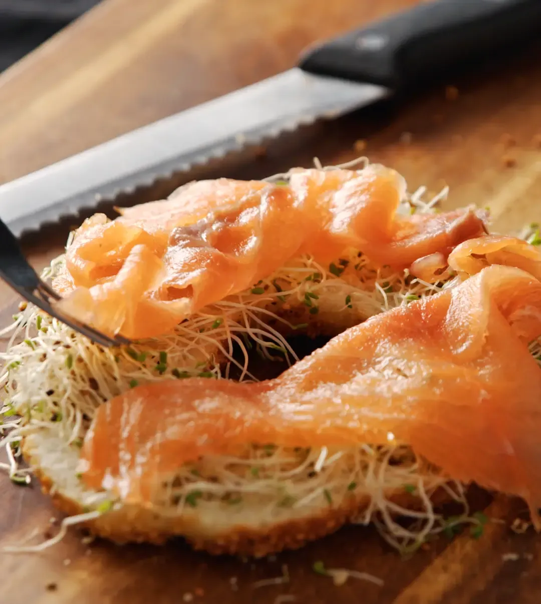 Røkelaks bagel — steg 4